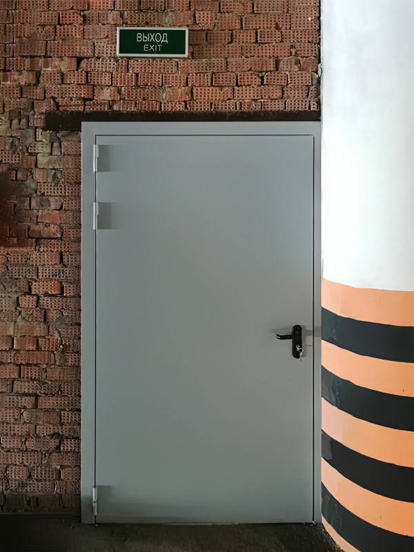 Однопольная дверь, вид снаружи (Пятницкое шоссе, вл2)