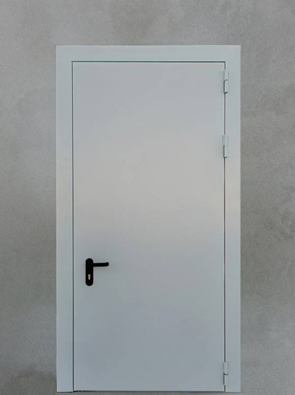 Внешняя сторона двери (коттеджный поселок, Истринский р-н)